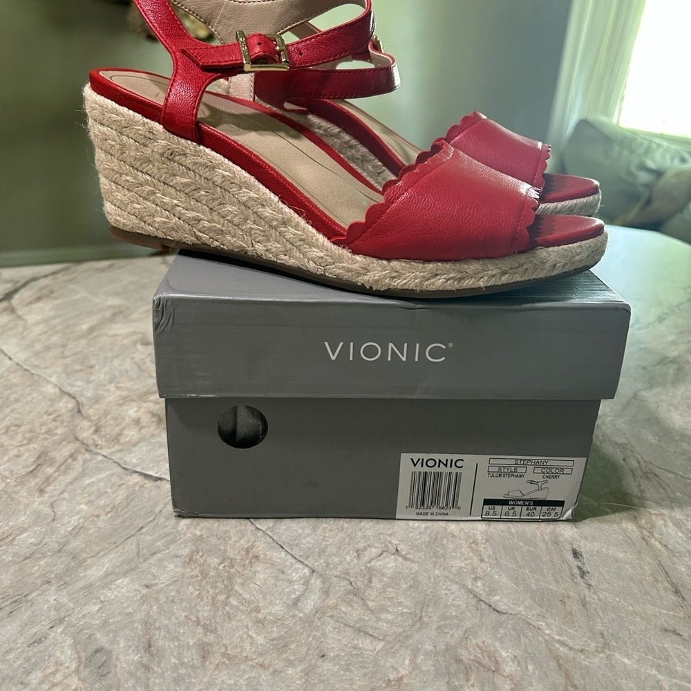 Vionic Cherry Tulum Stephany Sandals